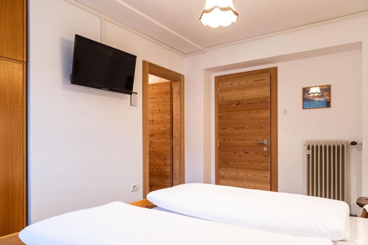 Bed and Breakfast Garni Juri Ла Вилла Экстерьер фото